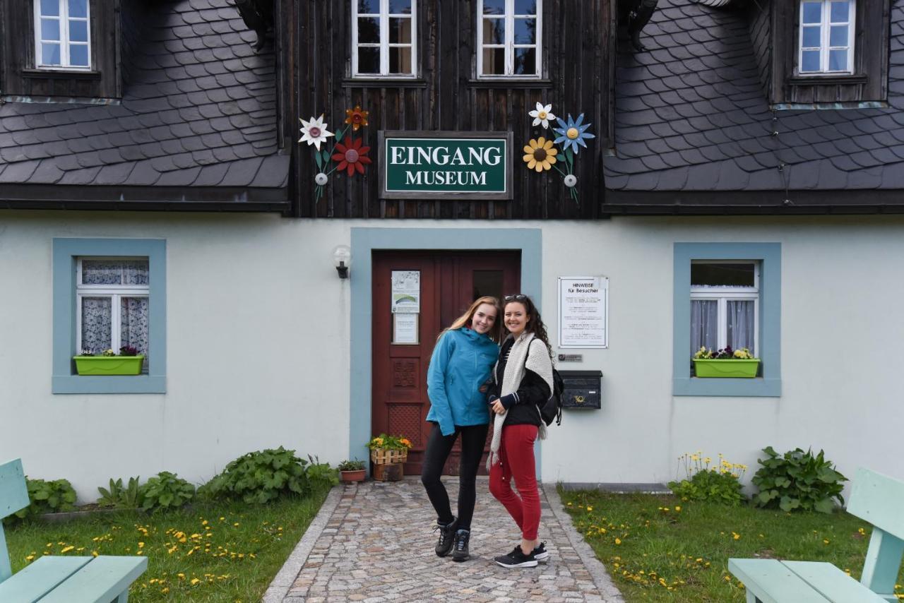 Hotel Erbgericht Buntes Haus Seiffen Luaran gambar