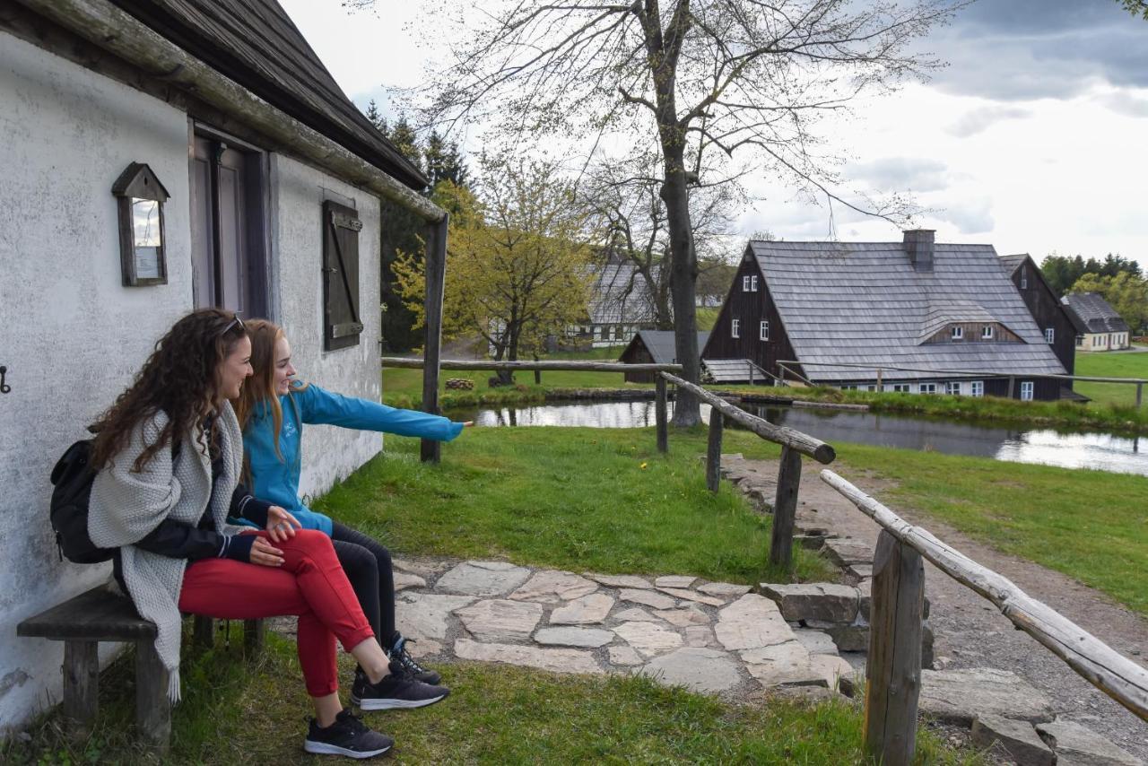 Hotel Erbgericht Buntes Haus Seiffen Luaran gambar