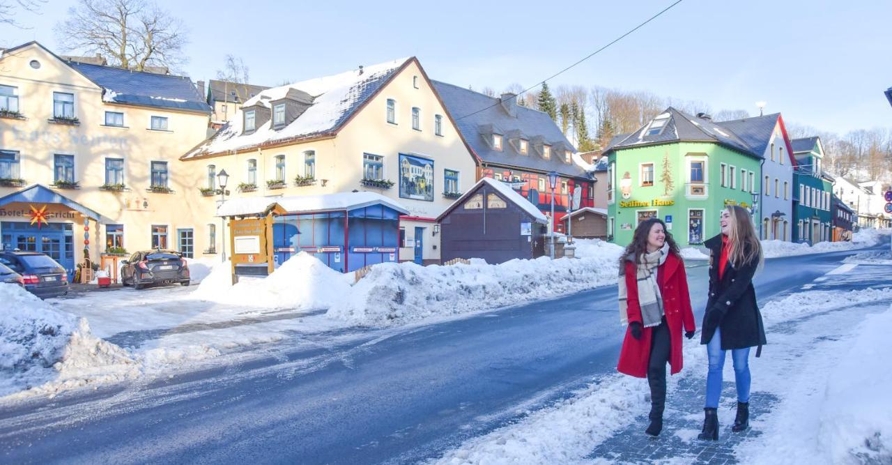 Hotel Erbgericht Buntes Haus Seiffen Luaran gambar